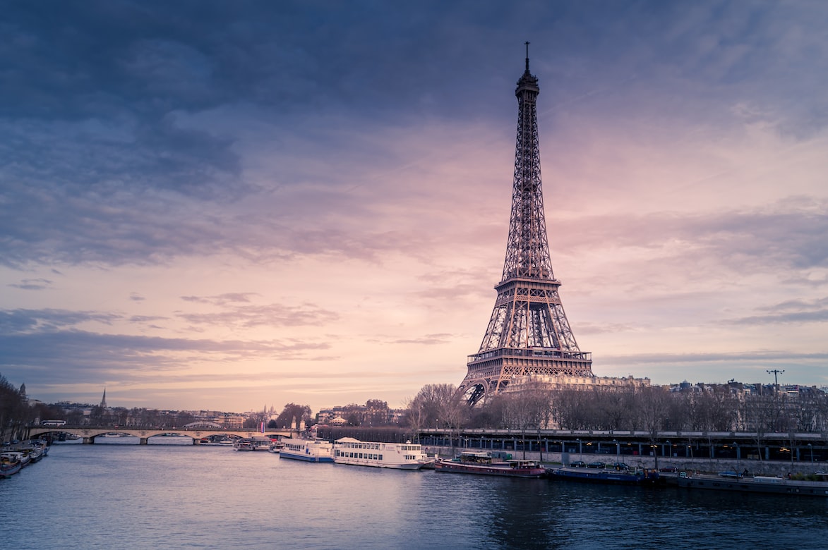 The Best Time To Visit Paris To Avoid Crowds - Earth Curious