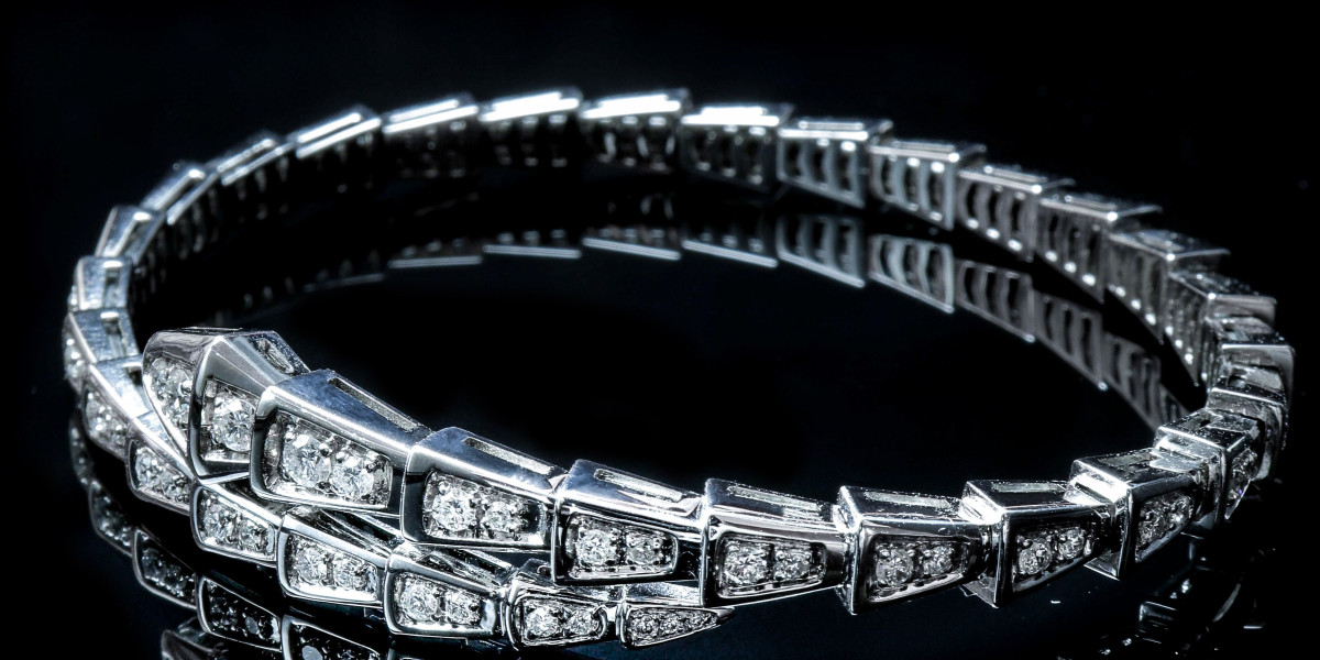 Game, Set, Sparkle: Choosing the Perfect Tennis Bracelet for Every Occasion