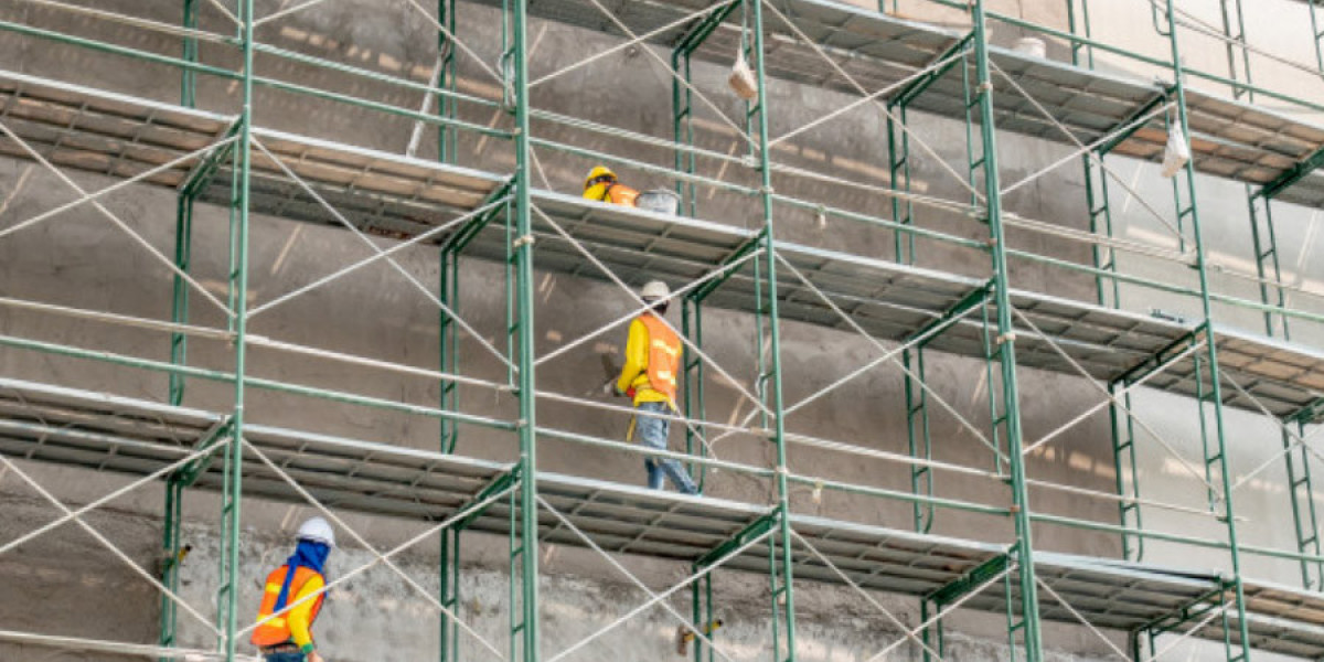 A Comprehensive Guide to Fiberglass Scaffolding: Durability and Performance