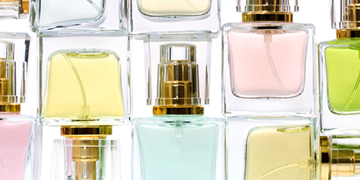 Exploring the Different Perfume Categories: Floral, Woody, Oriental, and More