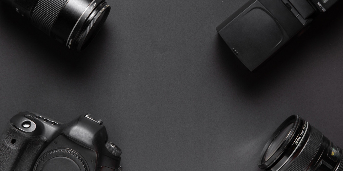 Canon vs Nikon: The Battle of the Best Cameras