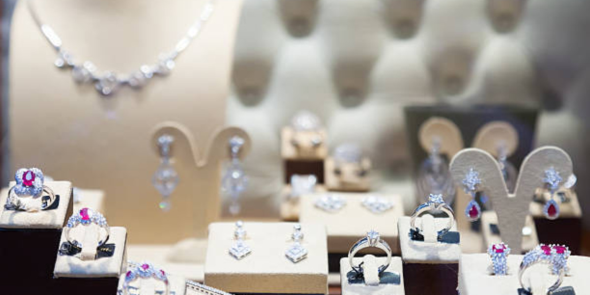 Convenience & Elegance: Jewelry Stores Near Me