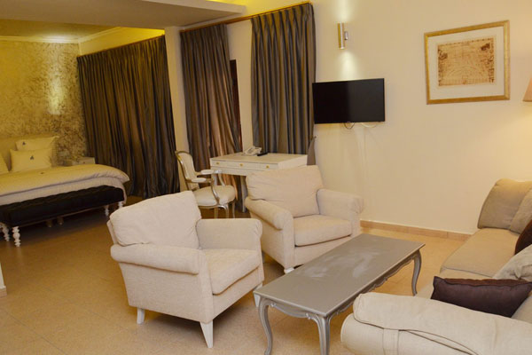 Luxury Suites Hotel & Classic Suite with Live Music in Douala