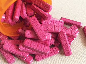 Buy Red Xanax Bars 5mg Pills | Red Devils Xanax Bars 5mg Pills | Dark Web Market Buyer