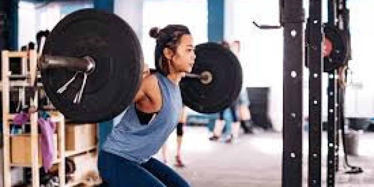 MASTERING THE SQUAT RACK: ELEVATE YOUR STRENGTH WITH SQUATS