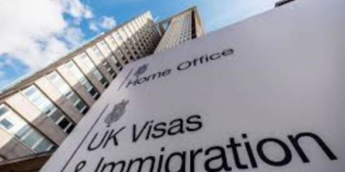 Navigating Immigration: Finding Top Solicitors in London for Your Needs