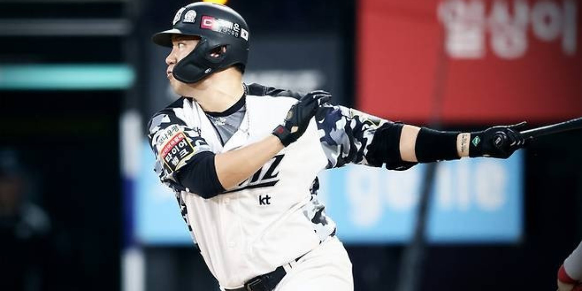 KT Jang-seong-woo, a fearsome No. 4 catcher with two home runs