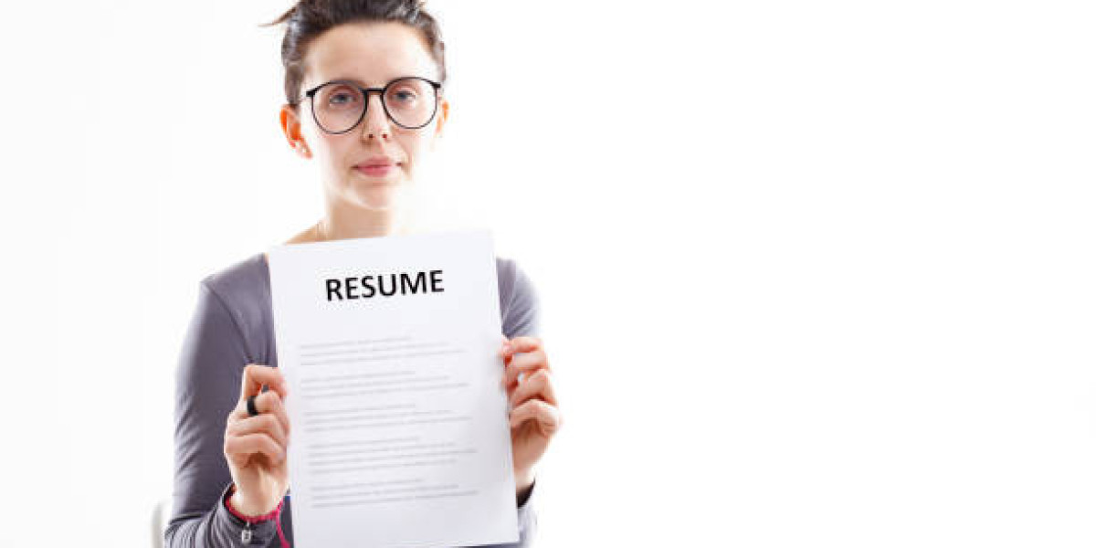 Elevate Your Professional Image with Our Resume Builder & Insider Tips