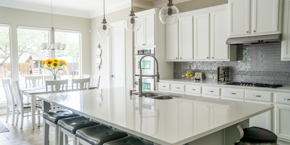 What are some common mistakes to avoid during a kitchen renovation in Raleigh?