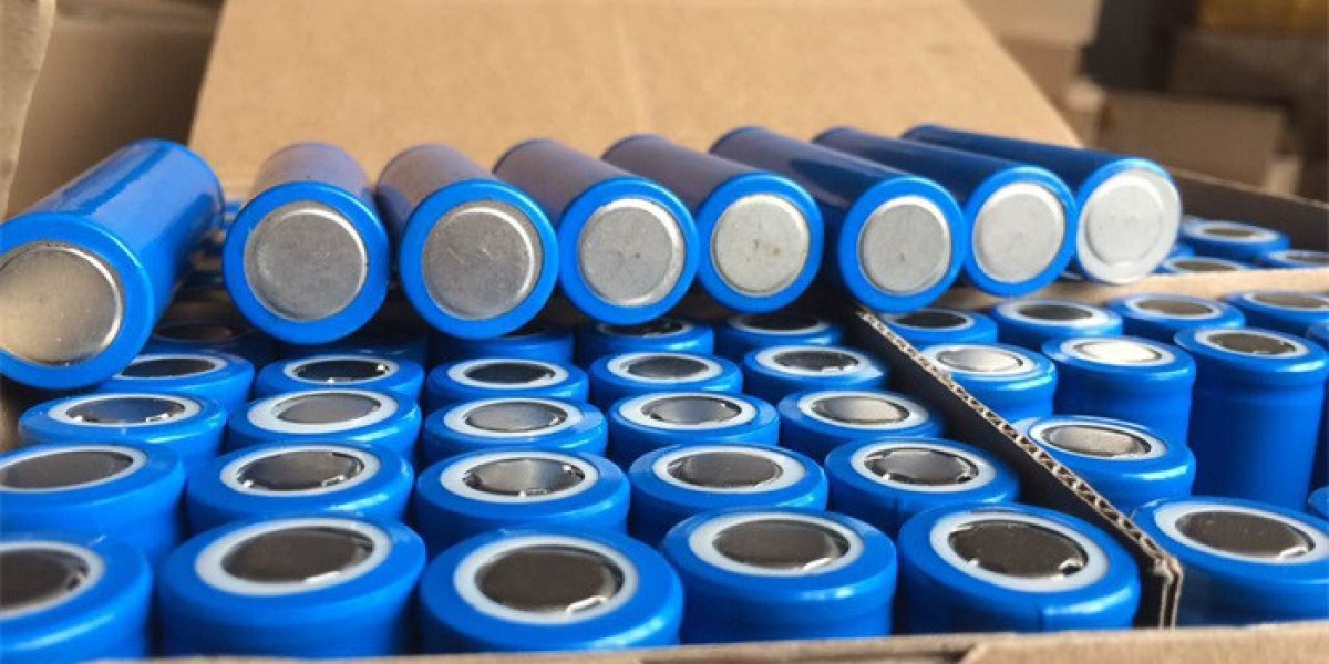 Compared with cylindrical lithium battery and soft pack lithium battery, which power lithium battery