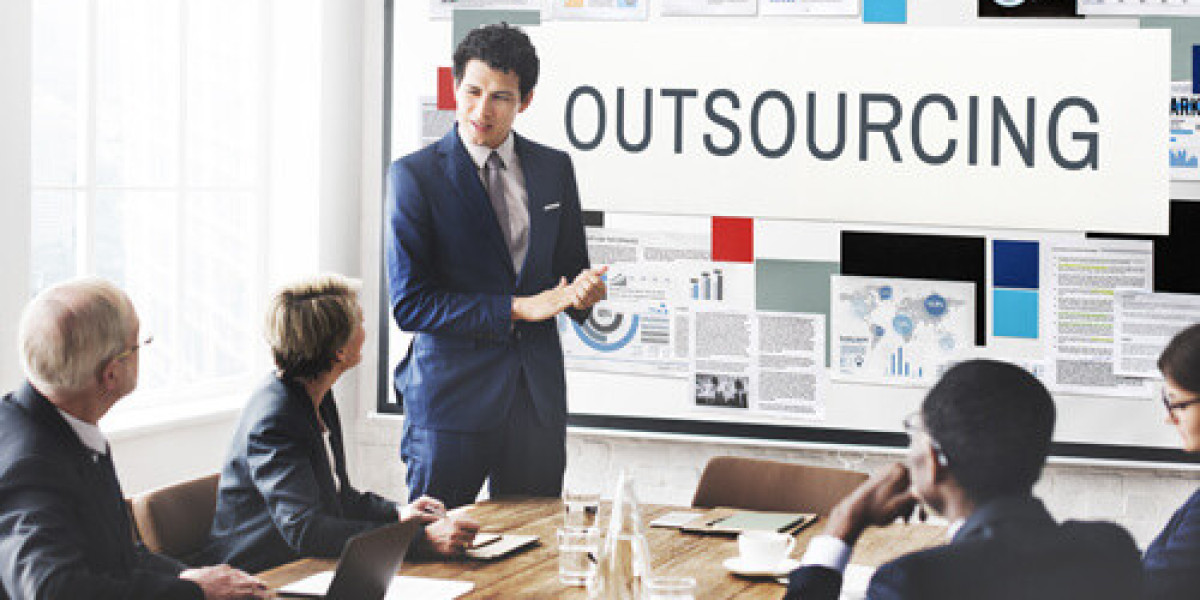 The 2024 Guide to Outsourcing: Choosing the Right Process Partner