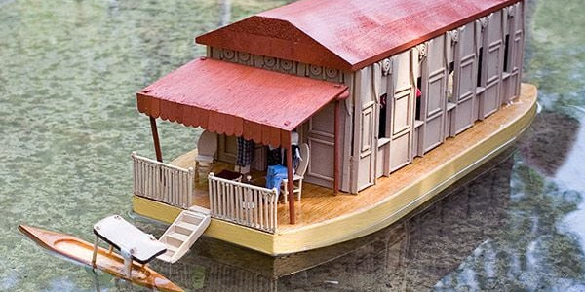 Reserve Your Dream Stay: Book Srinagar Houseboats Today