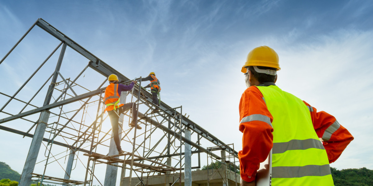 Best Practices for Preventing Falls from Scaffolding in Building