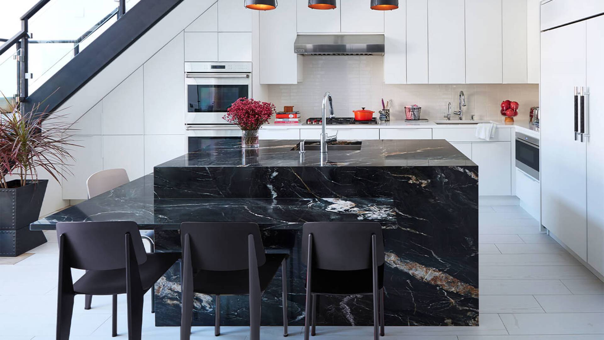 Quartz vs. Quartzite: Which is Better for Your Home kitchen