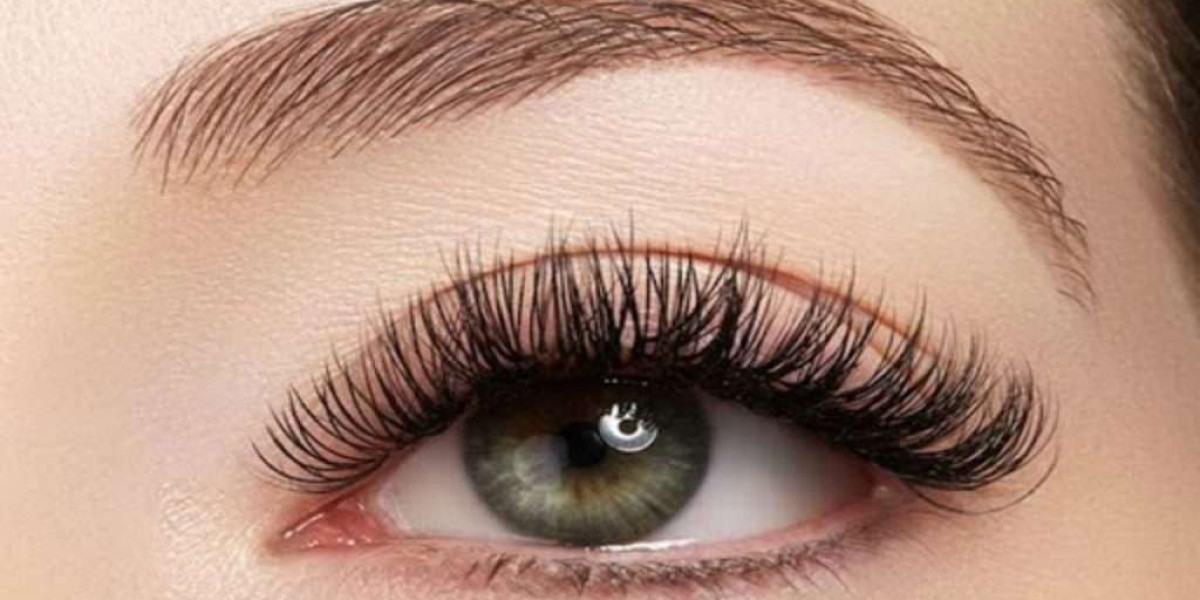 6 Common Myths About Eyelash Hair Transplants