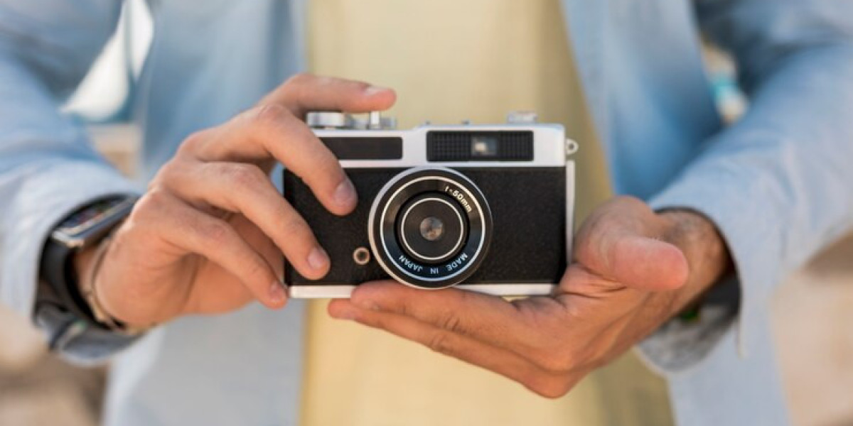 Compact Cameras vs. Smartphones: Which Offers the Best Picture Quality