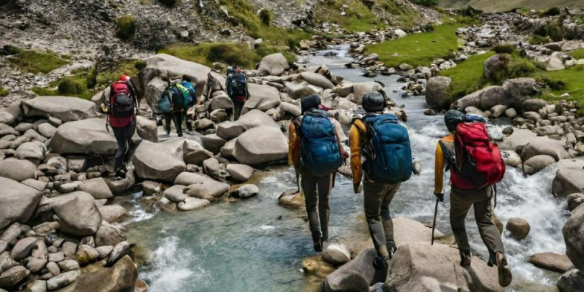 Top Scenic Spots Along the Hampta Pass Trek