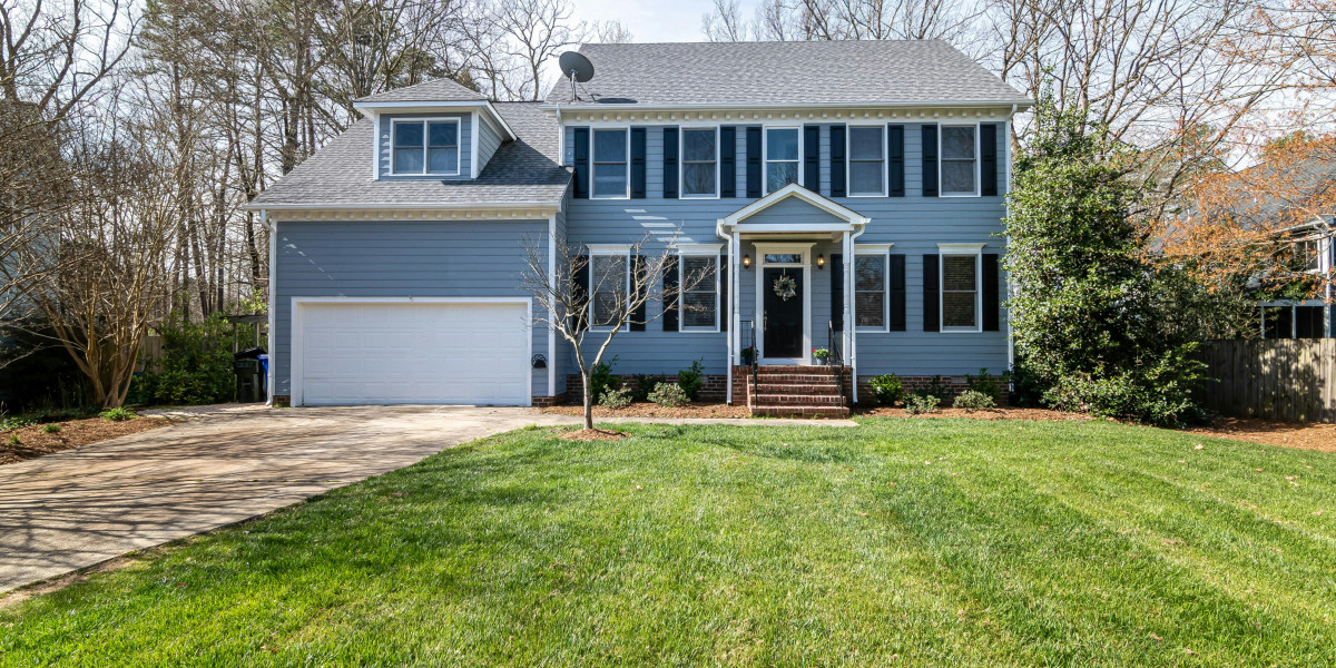 When Is the Best Time to Hire a Garage Door Service?