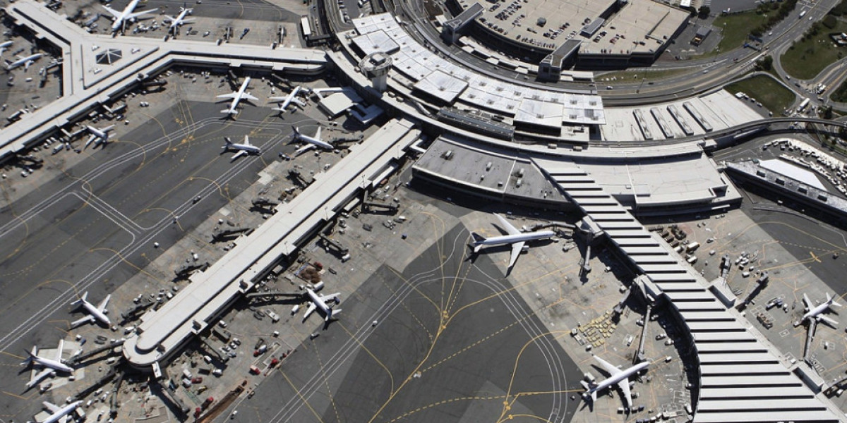 Navigating Spirit Airlines Terminal at Dallas/Fort Worth International Airport (DFW)