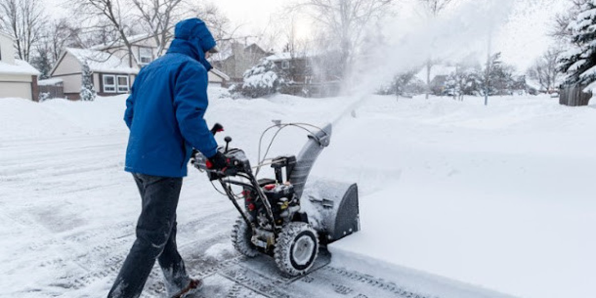 Tips for Safely Removing an Ice Dam : Commercial snow removal services in Denver