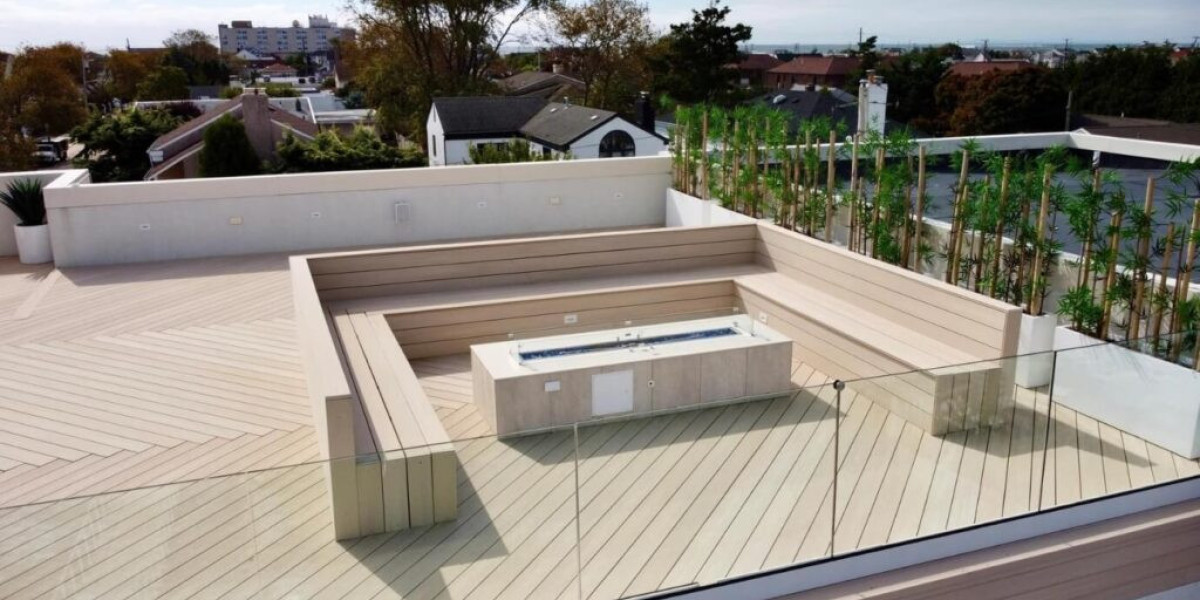 Professional Deck Builders in Seattle for Custom Designs