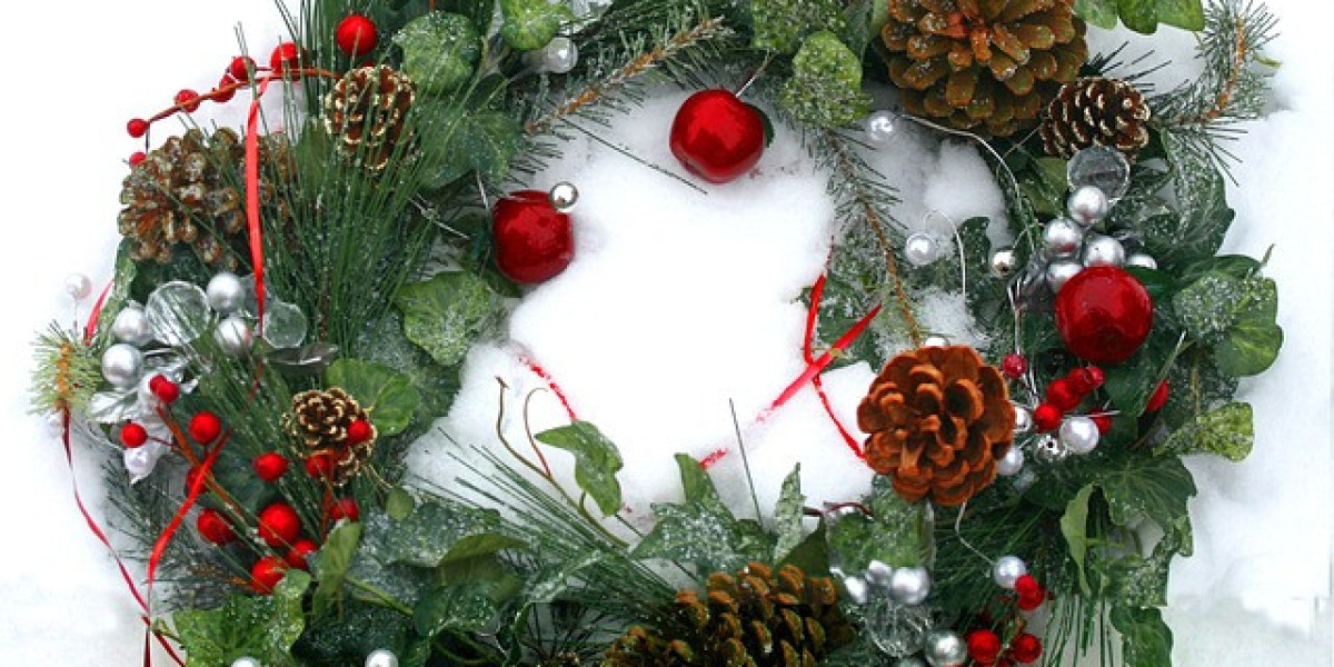 How to Make a Homemade Christmas Wreath from Scratch