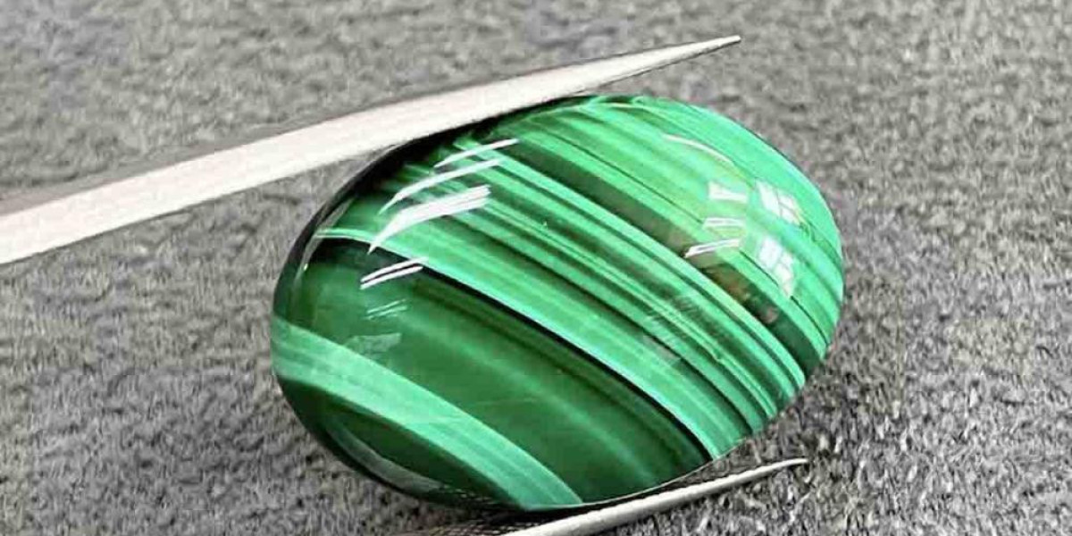 Malachite: The Green Gemstone of Transformation and Protection