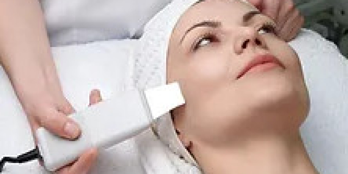 Revitalize Your Look with Lash Lifts and Acne Facials in Los Angeles