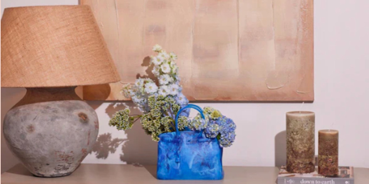 Small Coloured Vases and Designer Bag Vases: The Perfect Blend of Style and Functionality