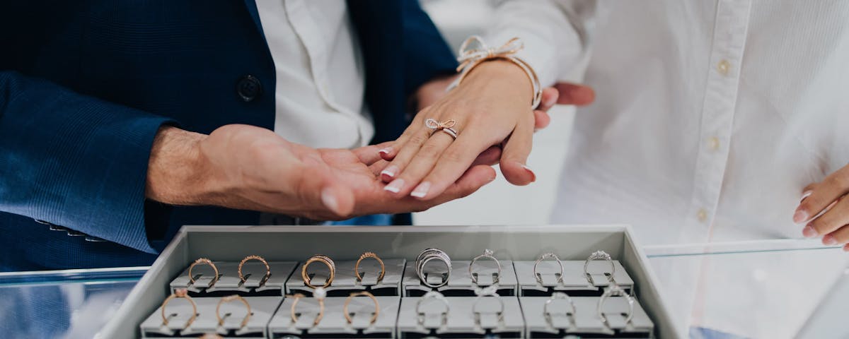 Unique Flower Diamond Ring for Soulful Brides