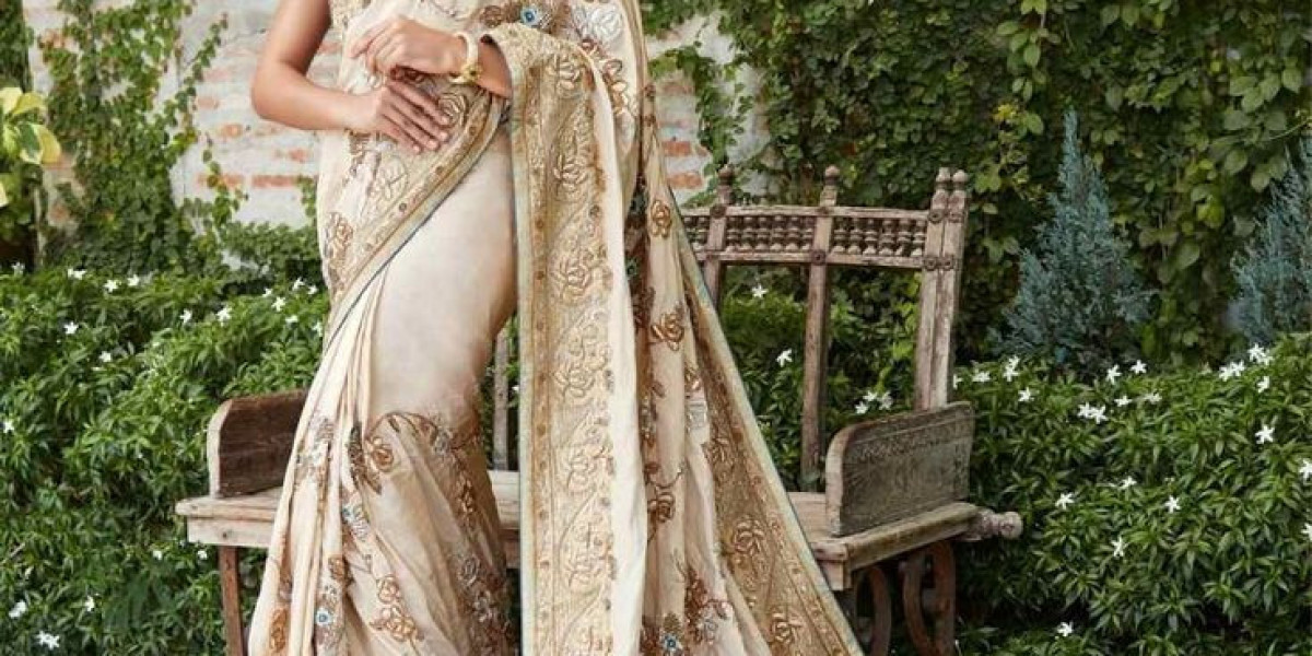 Buy Designer Indian Sarees Online: A Complete Guide for 2025