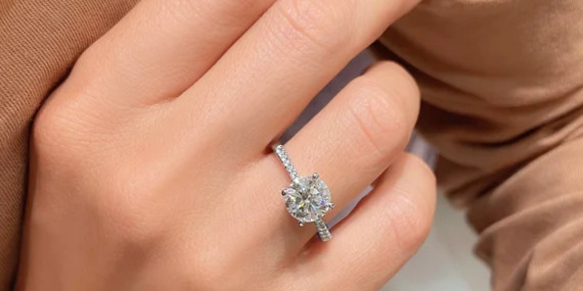 How Do I Know if an Online Engagement Ring is Authentic?