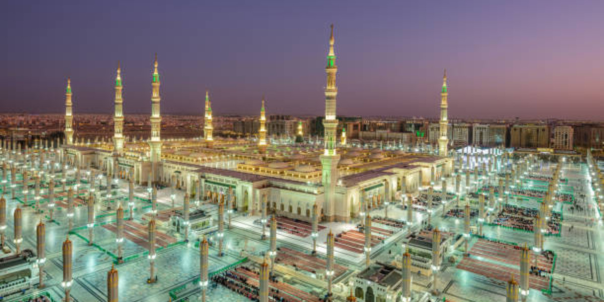 Top 5 Benefits of Opting for All-Inclusive Umrah Packages