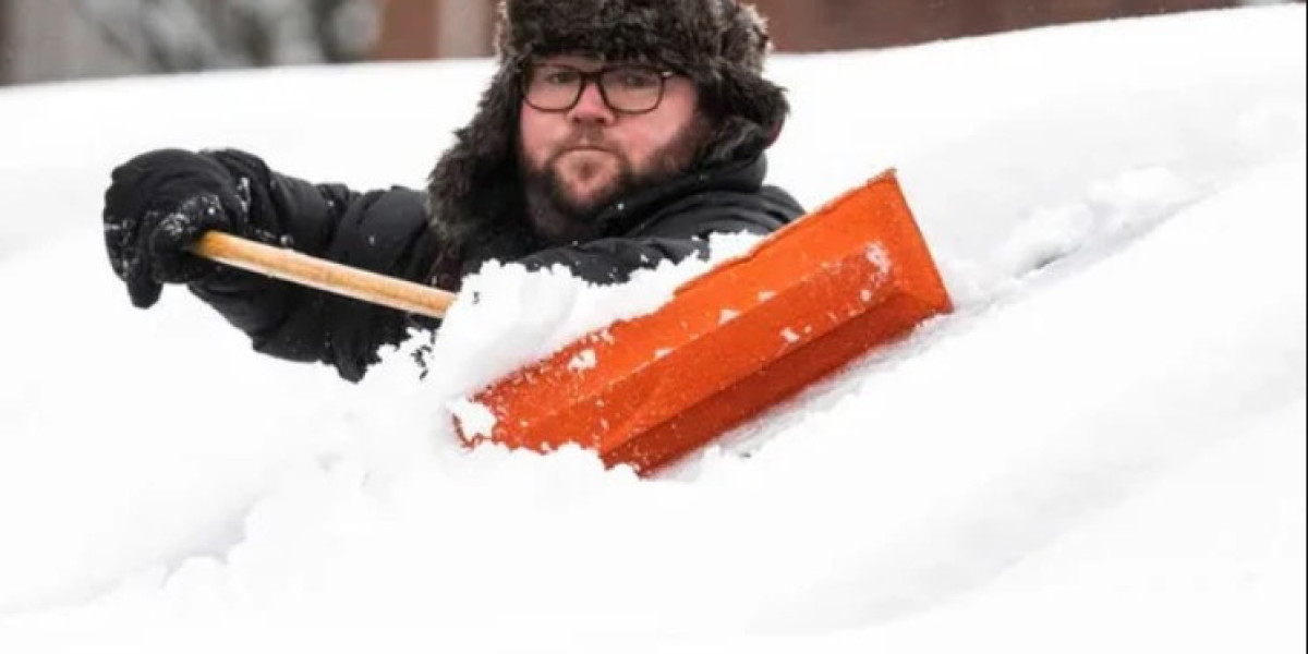 The Ultimate Guide to Using the Shuttsco Snow Rake for a Clear and Safe Roof