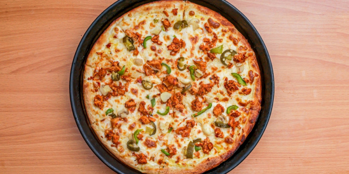 How to Pair Chicken Fajita Pizza with Pakistani Drinks and Sides