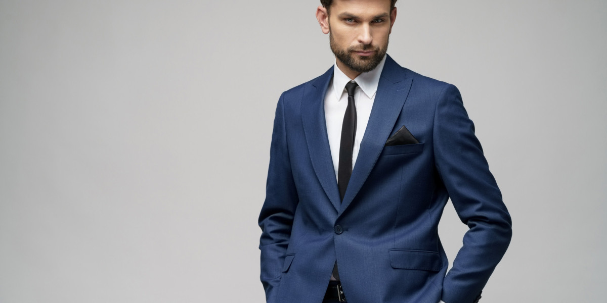 How to Choose the Best Fabric for Men’s Wedding Suits