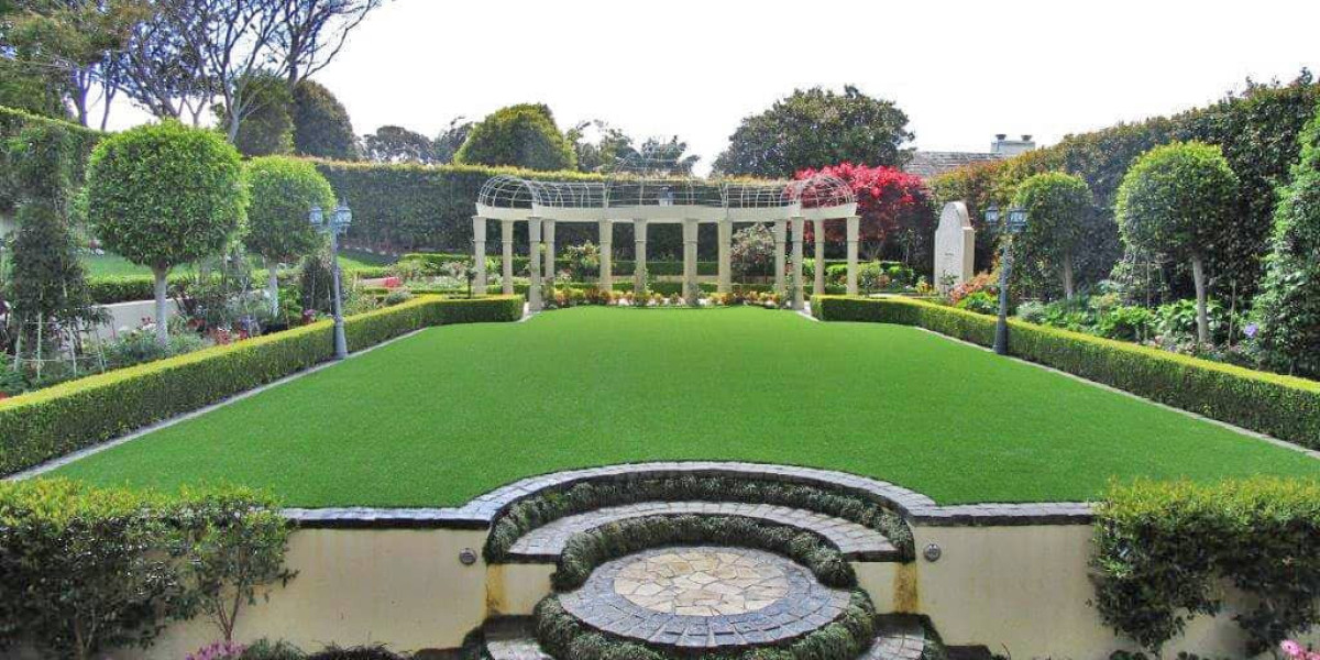 Why Artificial Grass is a Great Option for Small Yards