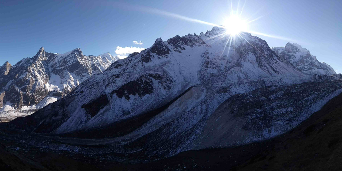 Manaslu Circuit Trek in April