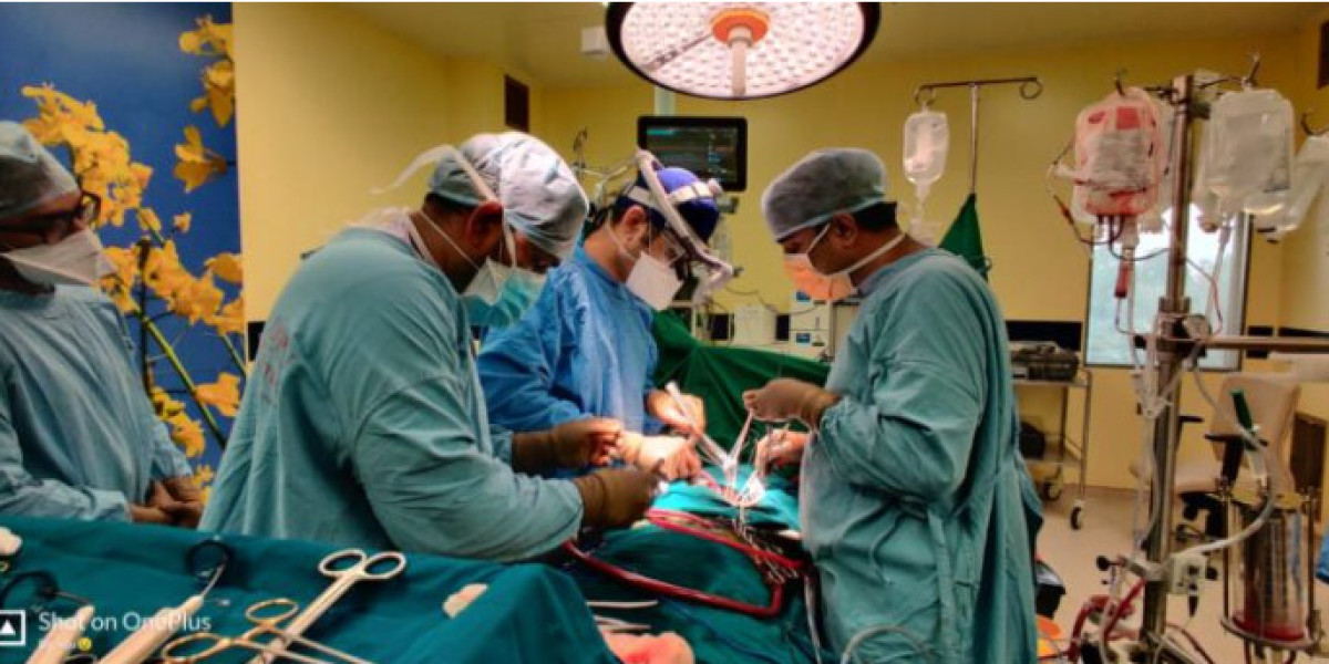 Heart Surgeon in Pune: Dr. Ashish Dolas – Leading Heart Surgeon Known for Expertise in Bypass Surgery and Over 1500 Succ