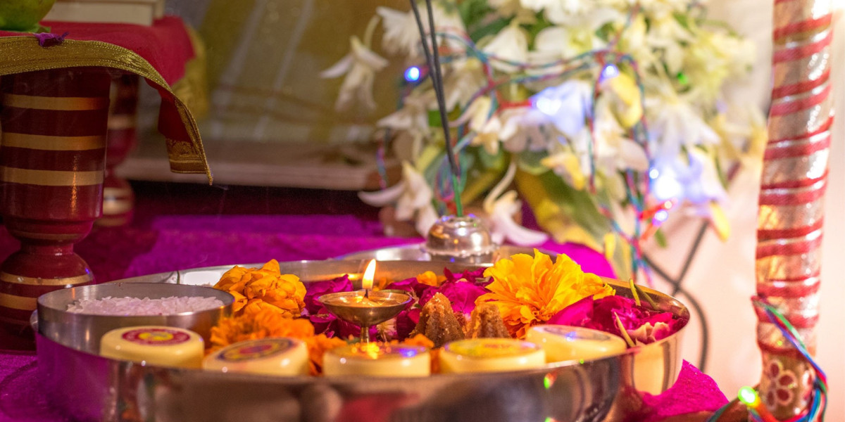 Hire a Professional Pandit in Dubai for All Hindu Rituals